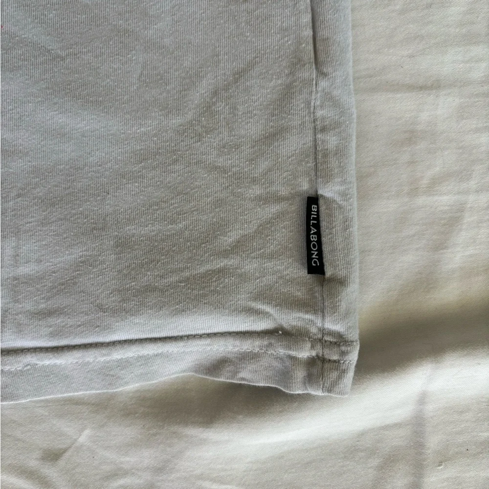 Billabong old school t-shirt - Short Sleve with Tropical Design - Picture 3 of 5